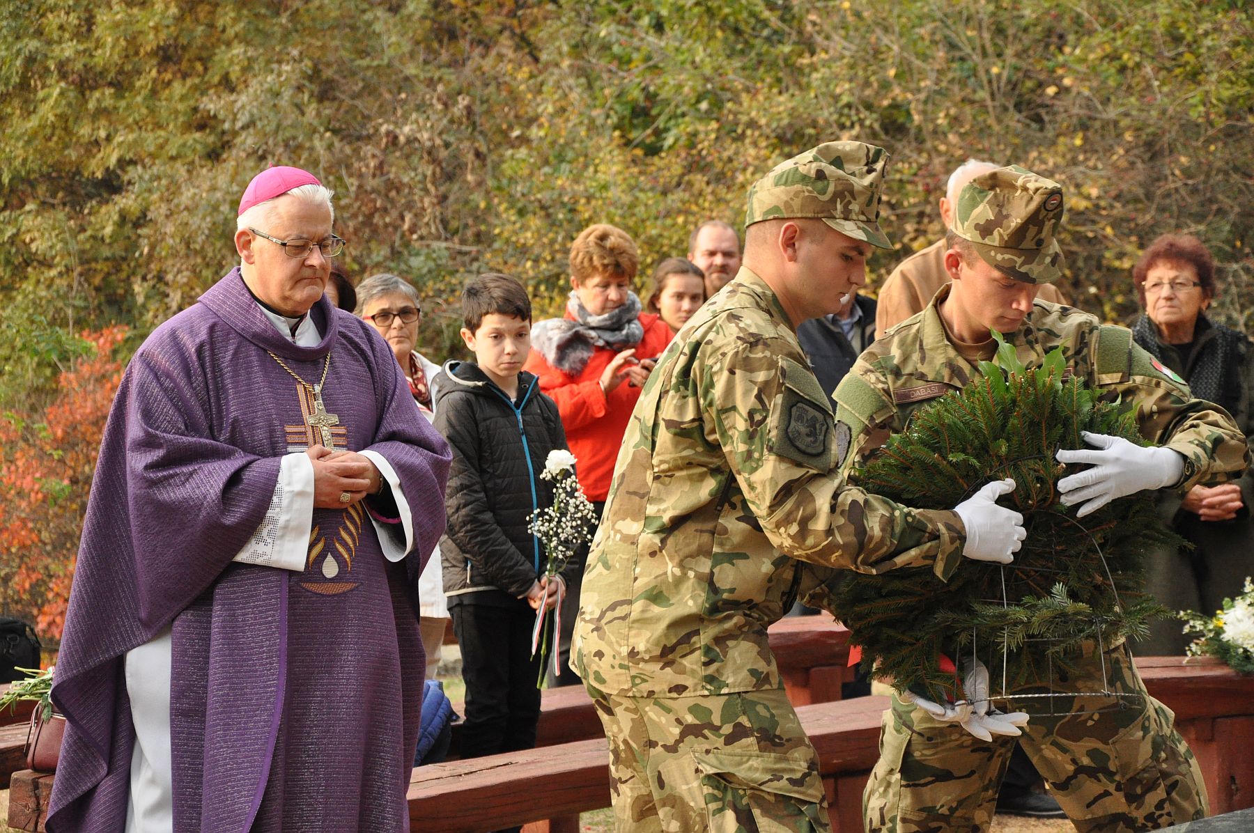 Halottak napján püspöki mise a Don-kanyar kápolnánál